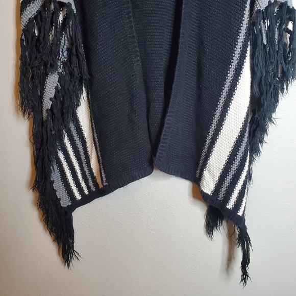 Black + White Striped  Open Front Fringe Poncho Cardigan M/L Boho Fall Layering - Picture 6 of 15